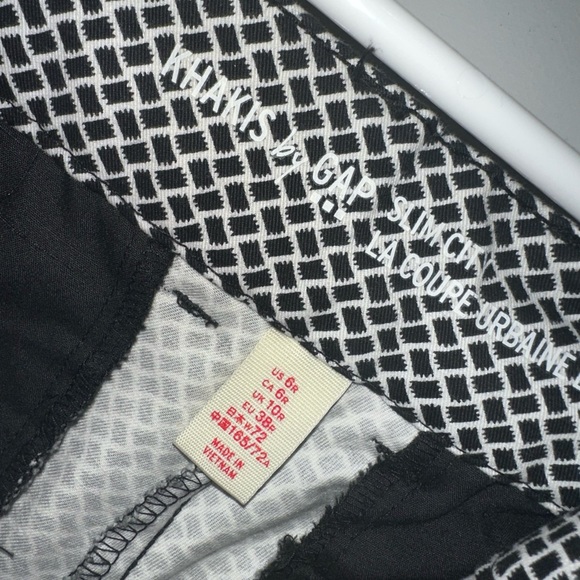Black and white Khakis by GAP Slim City 6R - Picture 2 of 4